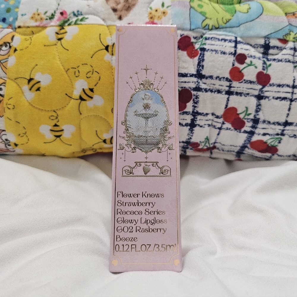 Flower Knows Violet‎ Strawberry Rococo Glowy Lip Gloss (G02 Rasberry Booze)